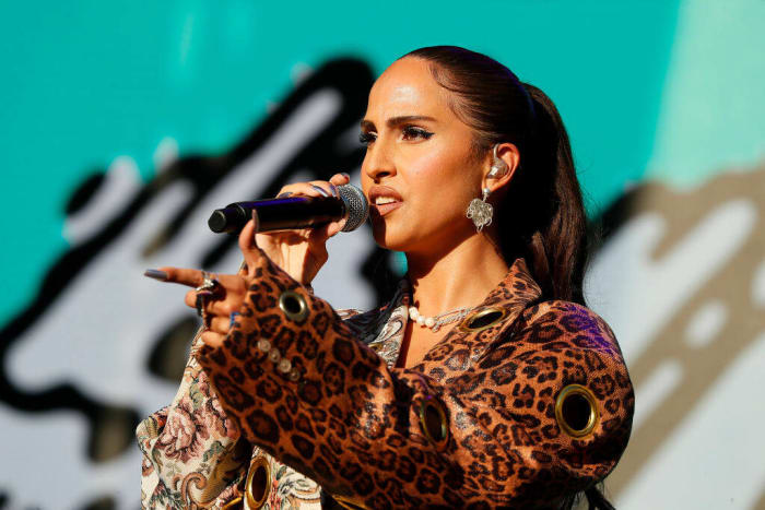 "Whoa" by Snoh Aalegra