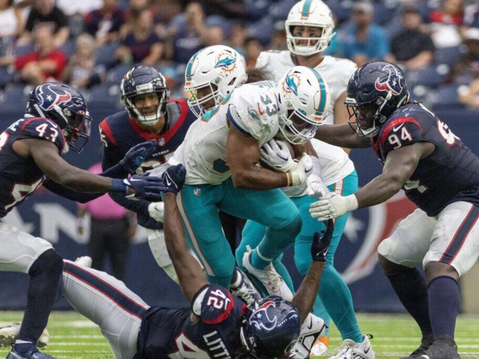 This Miami Dolphins Running Back Deserves More Touches