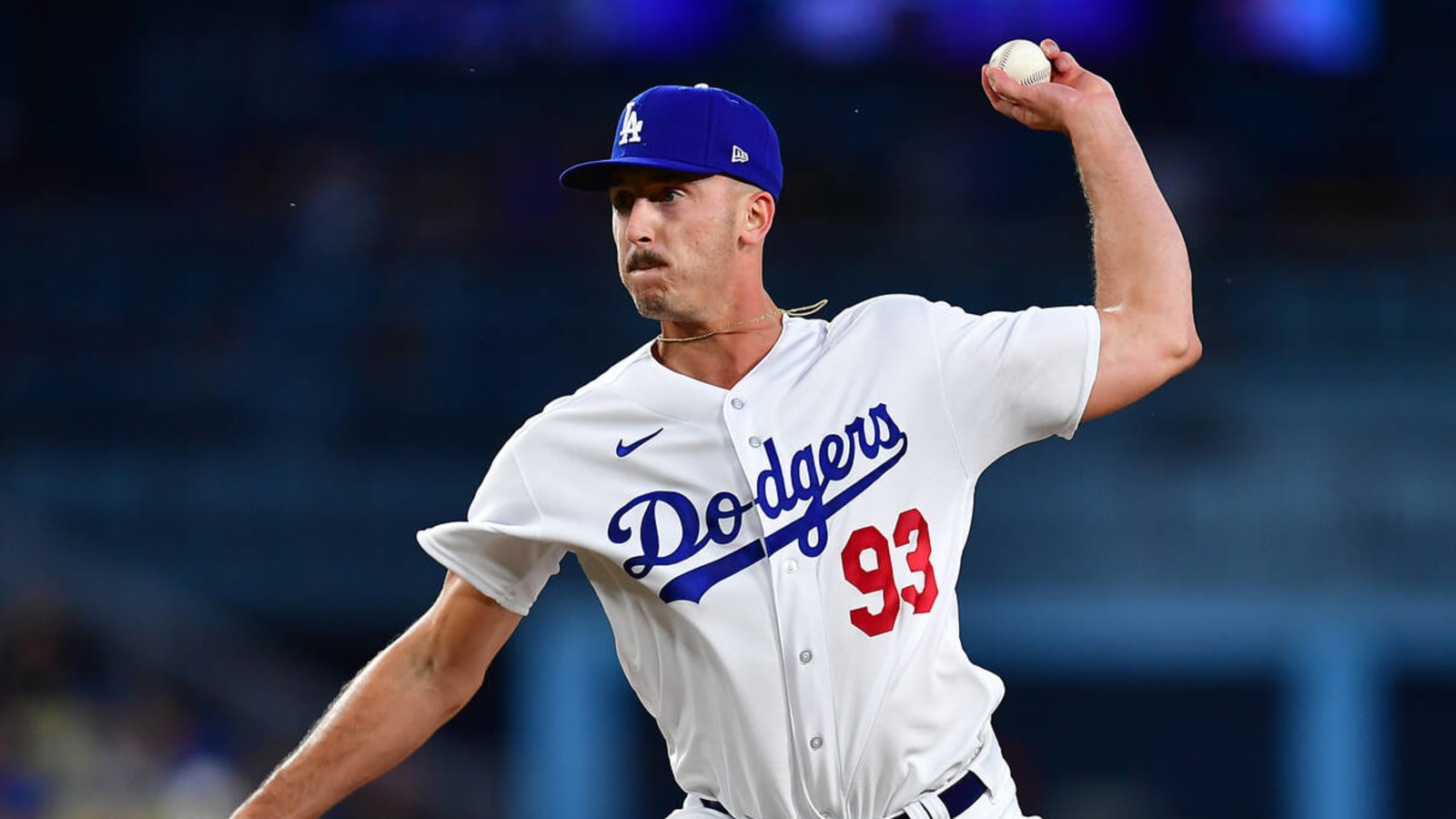 Brewers to acquire rookie left-hander from Dodgers