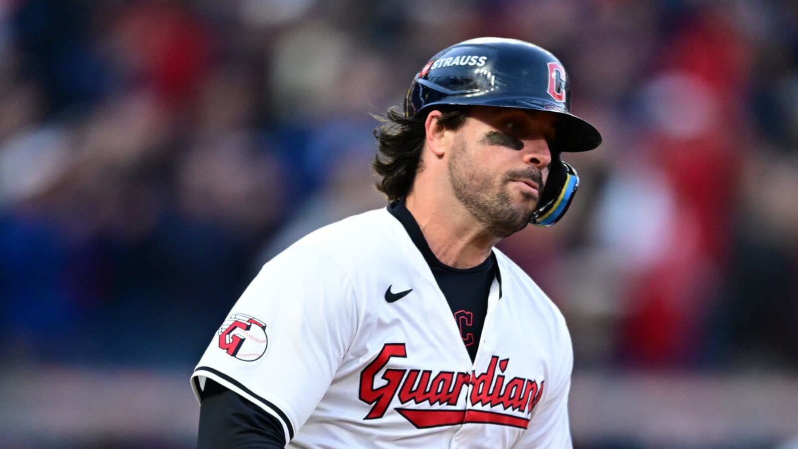 Guardians re-sign catcher Austin Hedges to a one-year deal