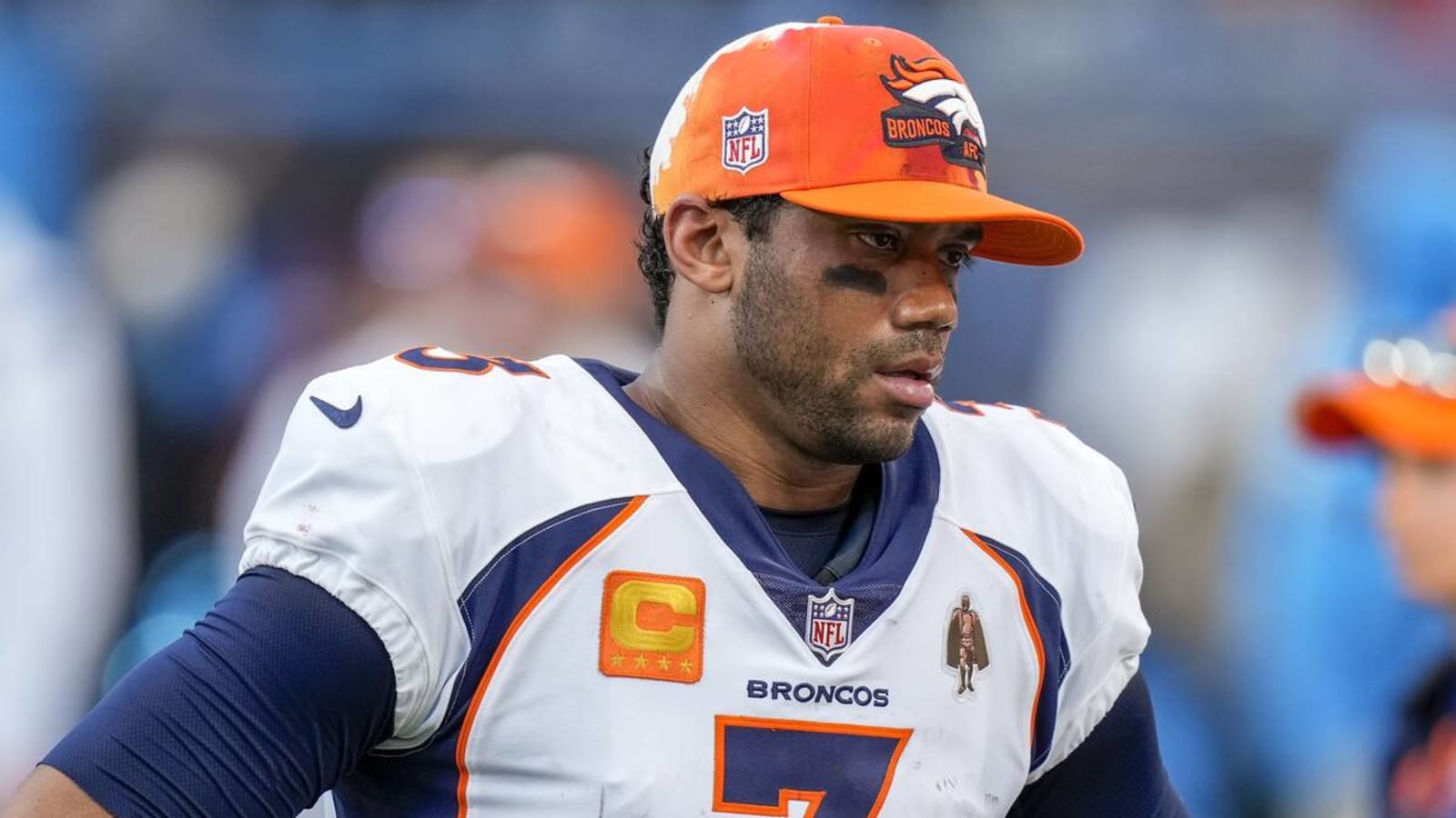 Broncos players defend Russell Wilson