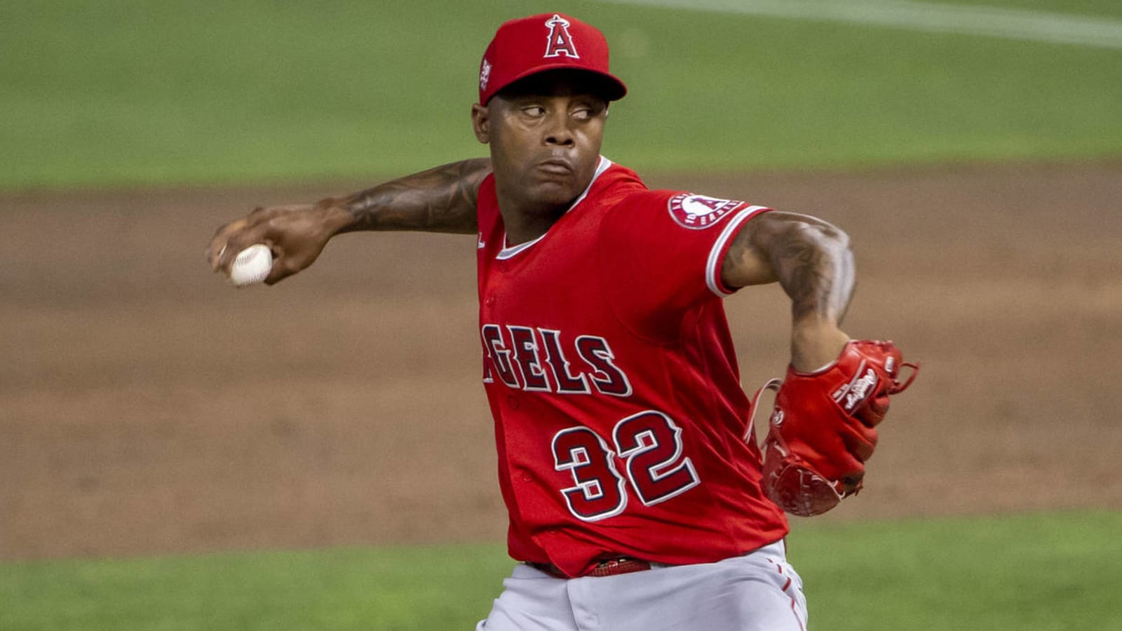 Report: Angels make closer Raisel Iglesias available