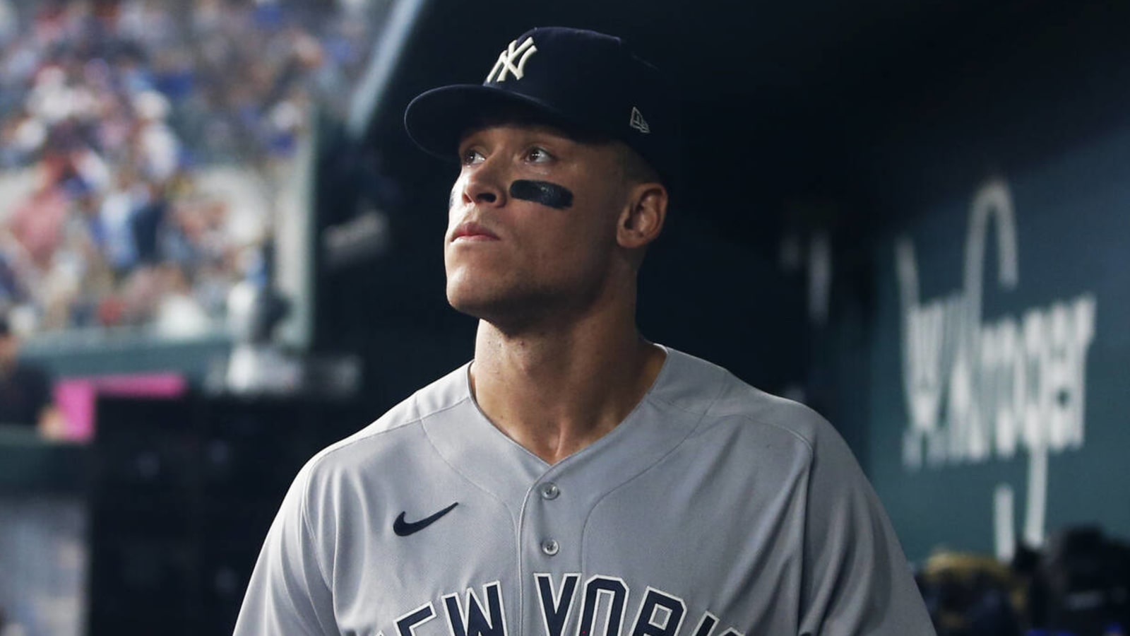 Fan who fell pursuing Aaron Judge home run avoids injury, charges