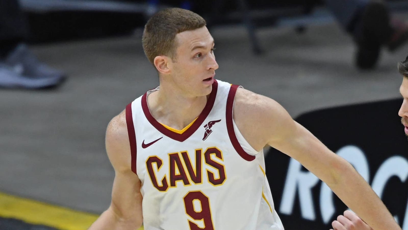 Cavs' Dylan Windler suffered fractured hand