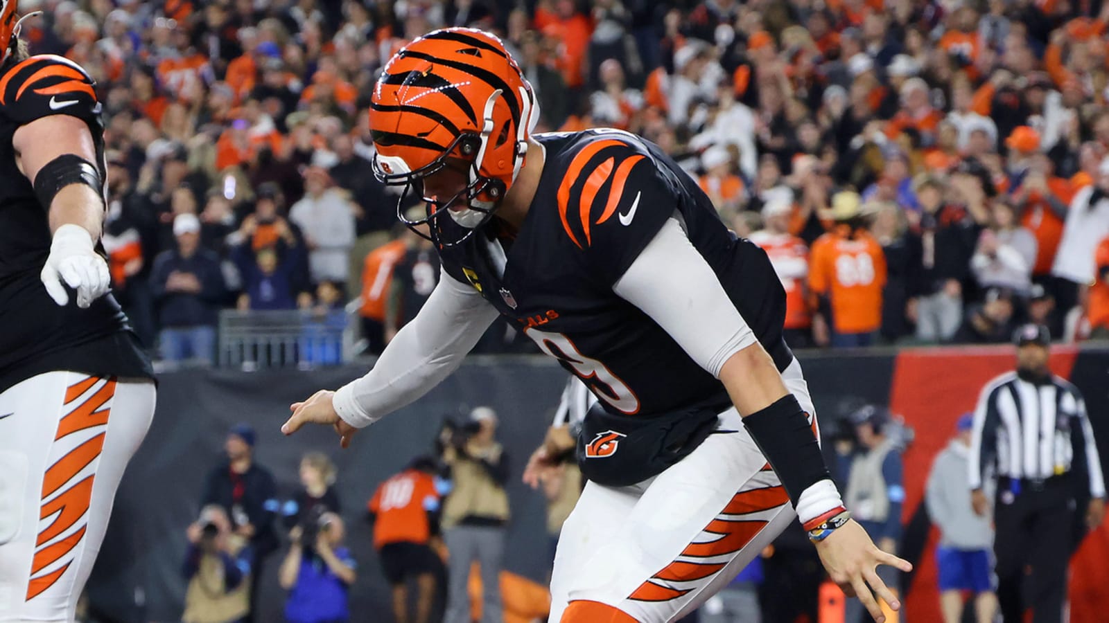 Watch: Joe Burrow breaks out Griddy dance after his rushing TD