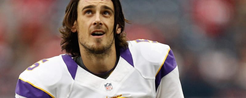 Former NFL punter Chris Kluwe arrested, carried out of Huntington Beach council meeting