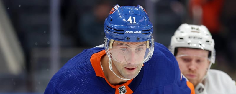 Islanders place recently acquired defenseman on IR