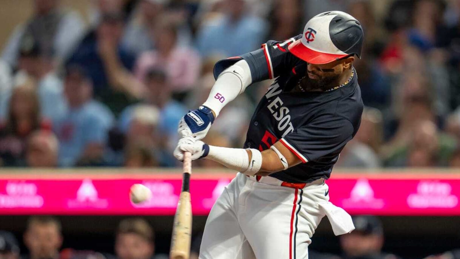 Yankees could snag versatile infielder due to economical dilemma