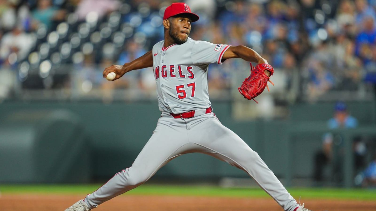 Yankees lose bullpen arm to Orioles via waivers