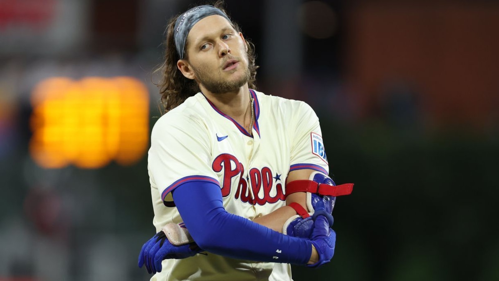 Phillies running it back with polarizing infielder despite trade rumors