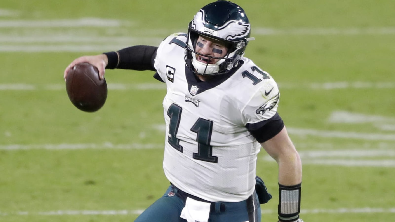 Wentz responds to young fan’s benching message