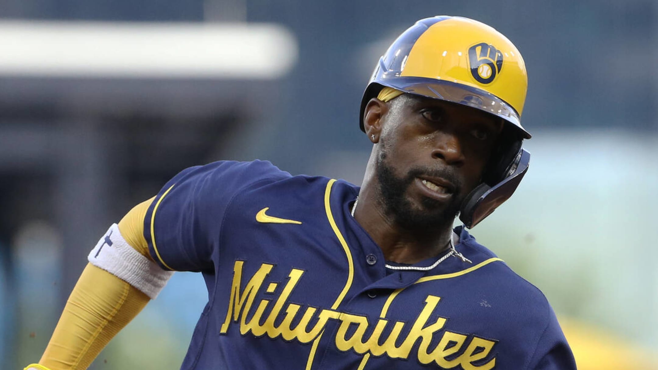 The Padres should entertain signing Andrew McCutchen/ EVT