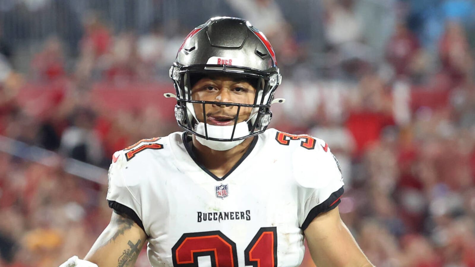 Bucs use franchise tag on All-Pro safety