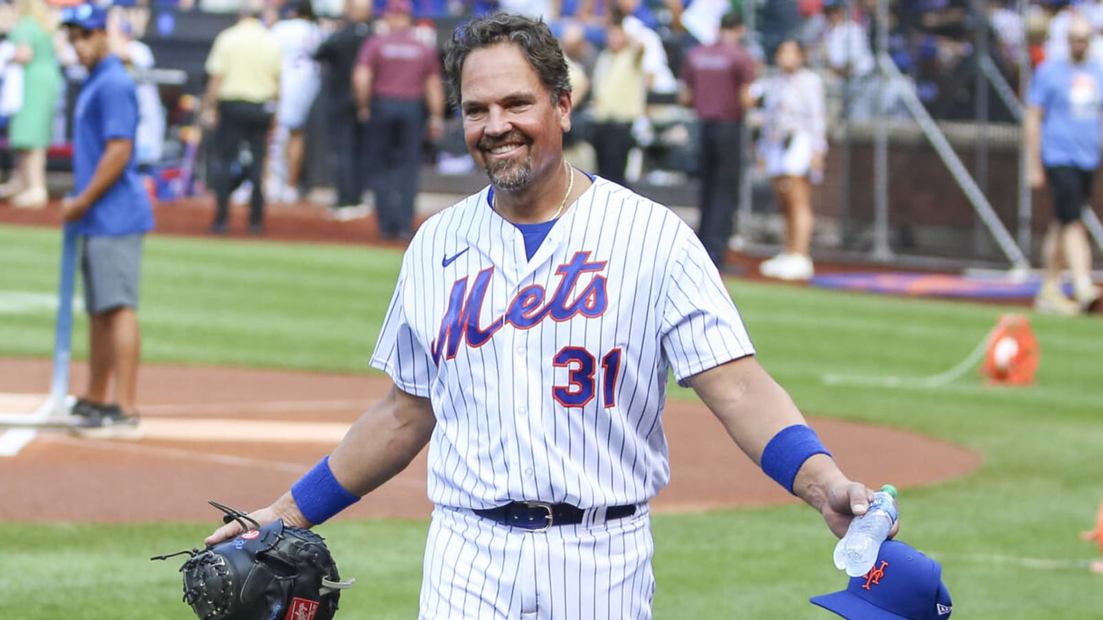 Mike Piazza Mets De Nueva York  Mlb baseball players, Mlb baseball,  Baseball wallpaper