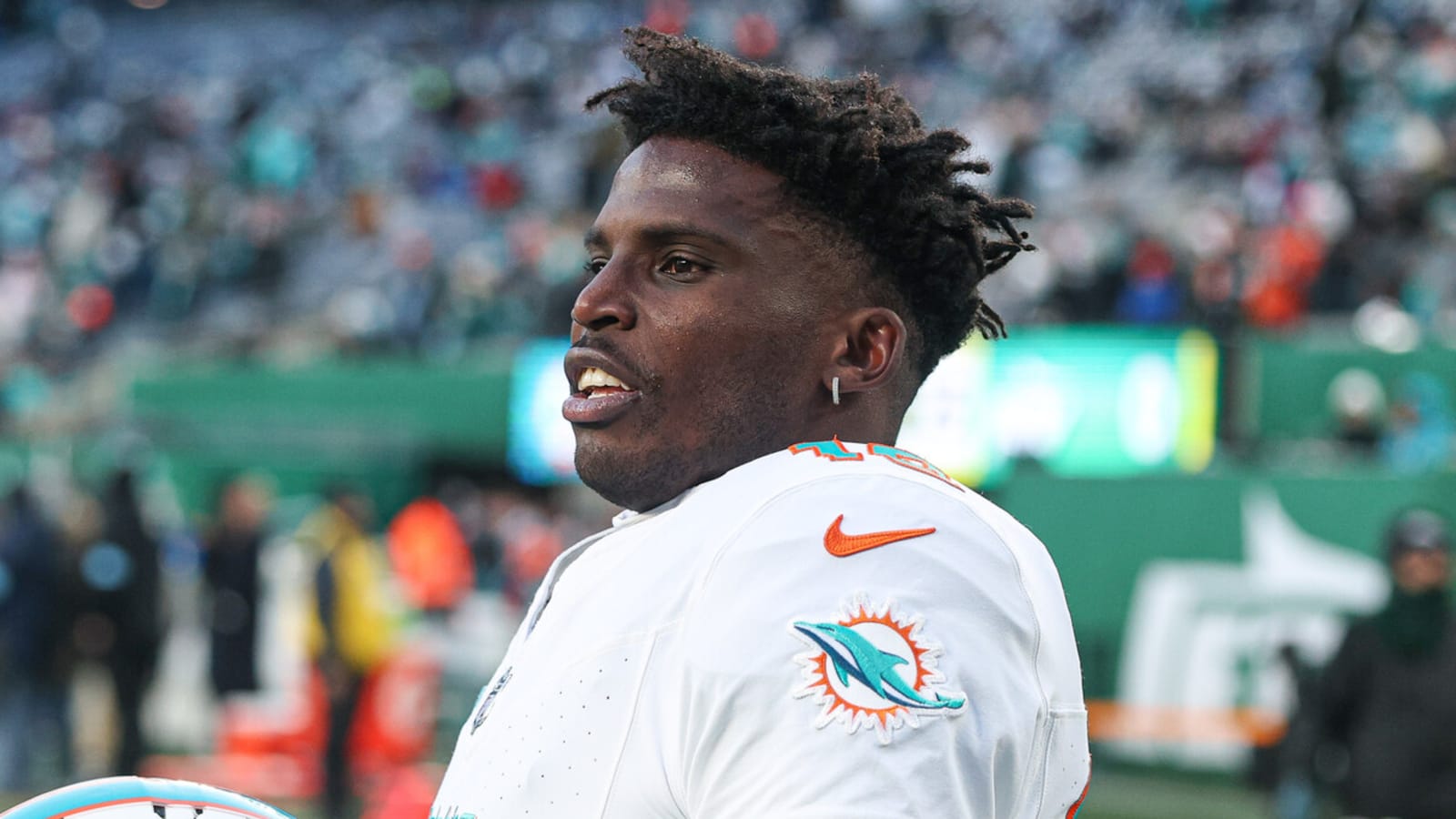 Insider explains when Dolphins could trade Hill this offseason