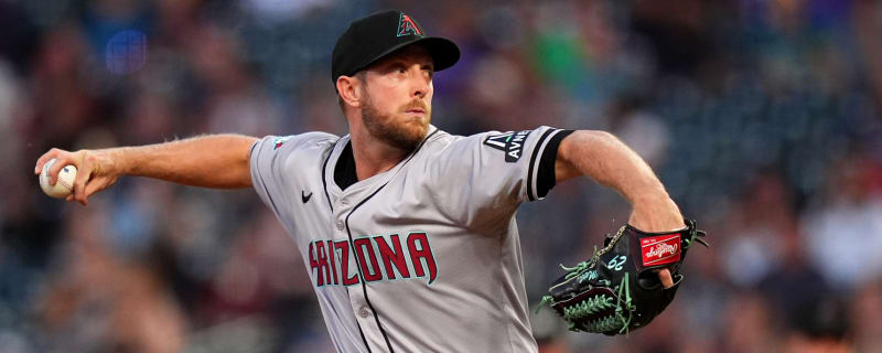 Look of the Day for 9/27: Fade Kelly against Padres