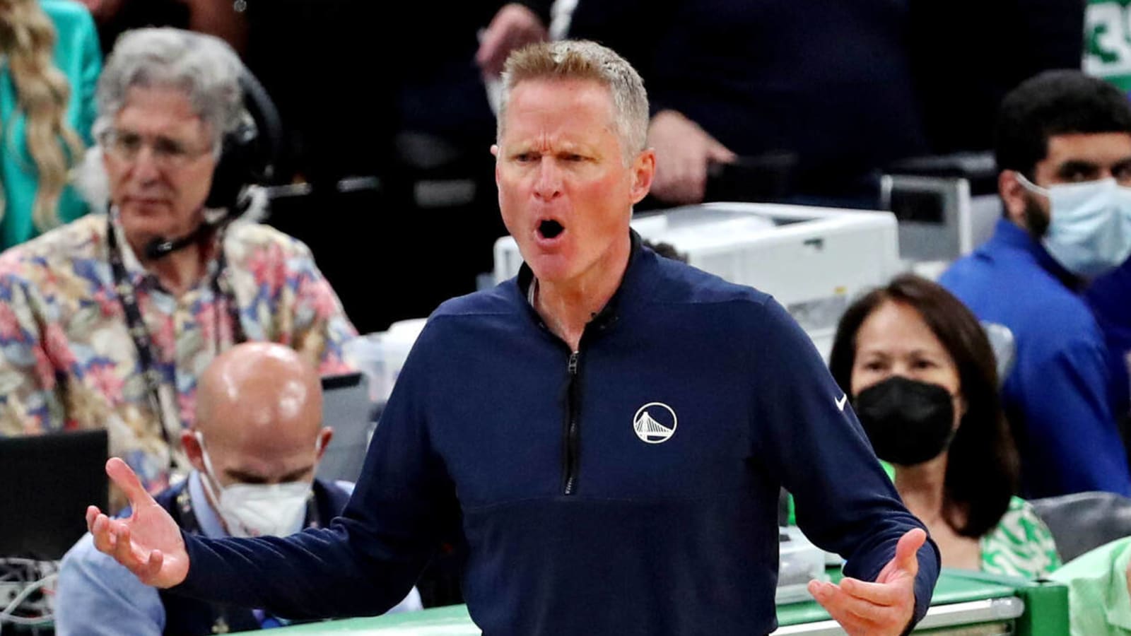 Watch: Steve Kerr called for technical foul after yelling at referees