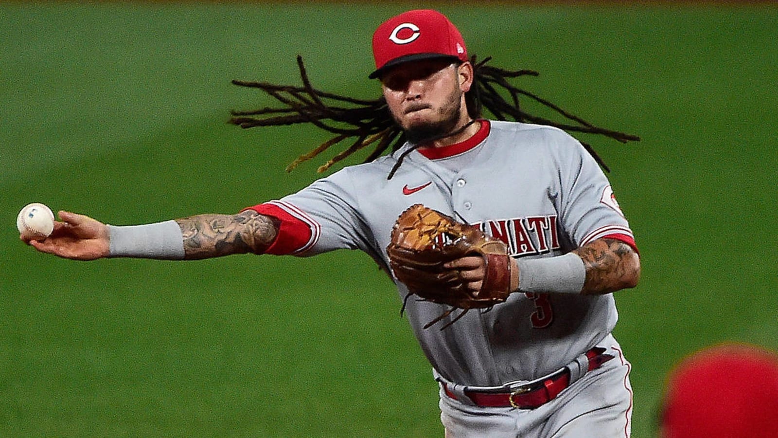 Phillies bring back Freddy Galvis