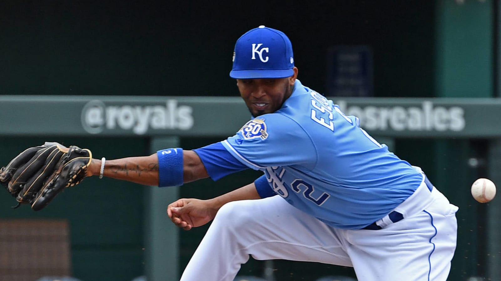 Nationals acquiring Alcides Escobar from Royals for cash