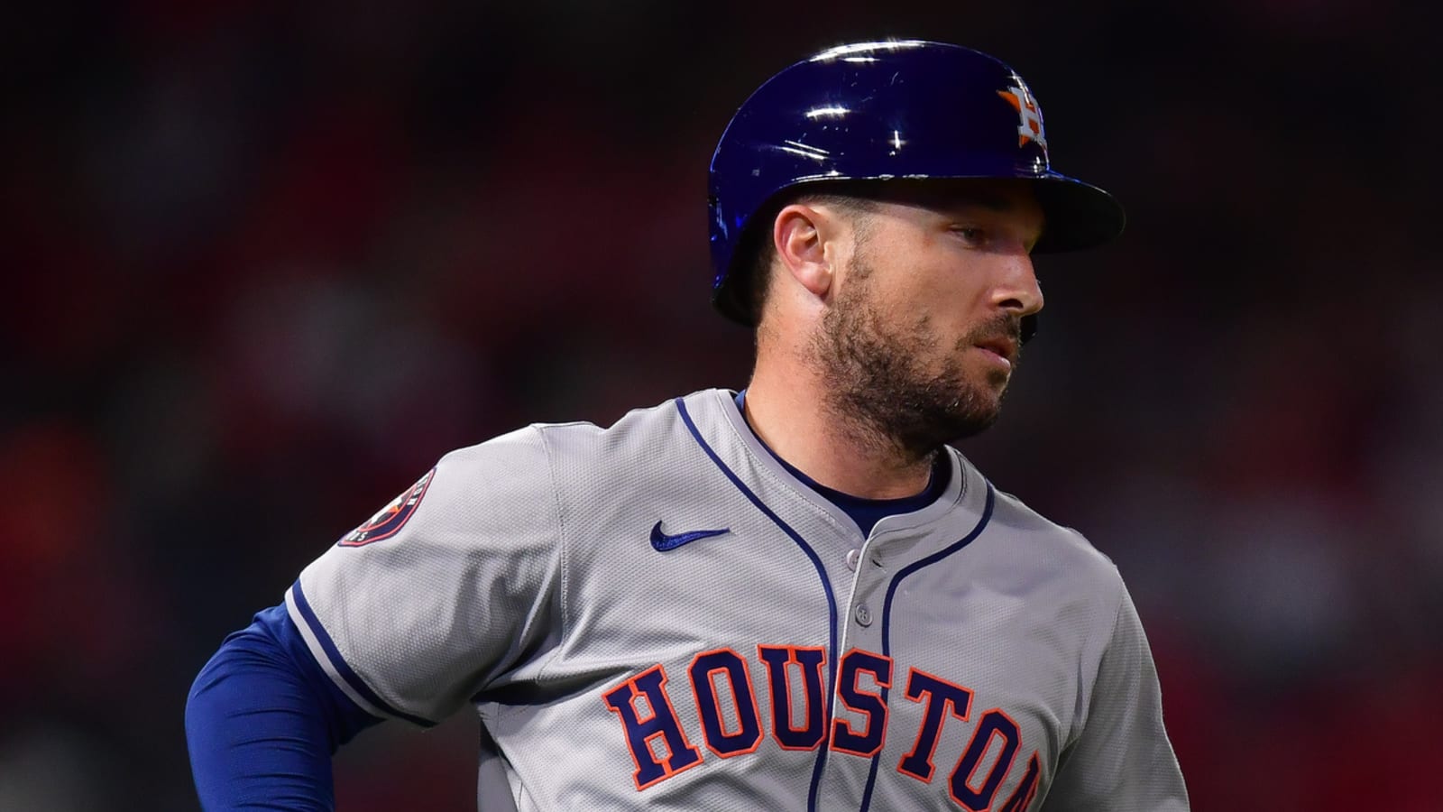 Astros expected to present offer to star 3B in near future