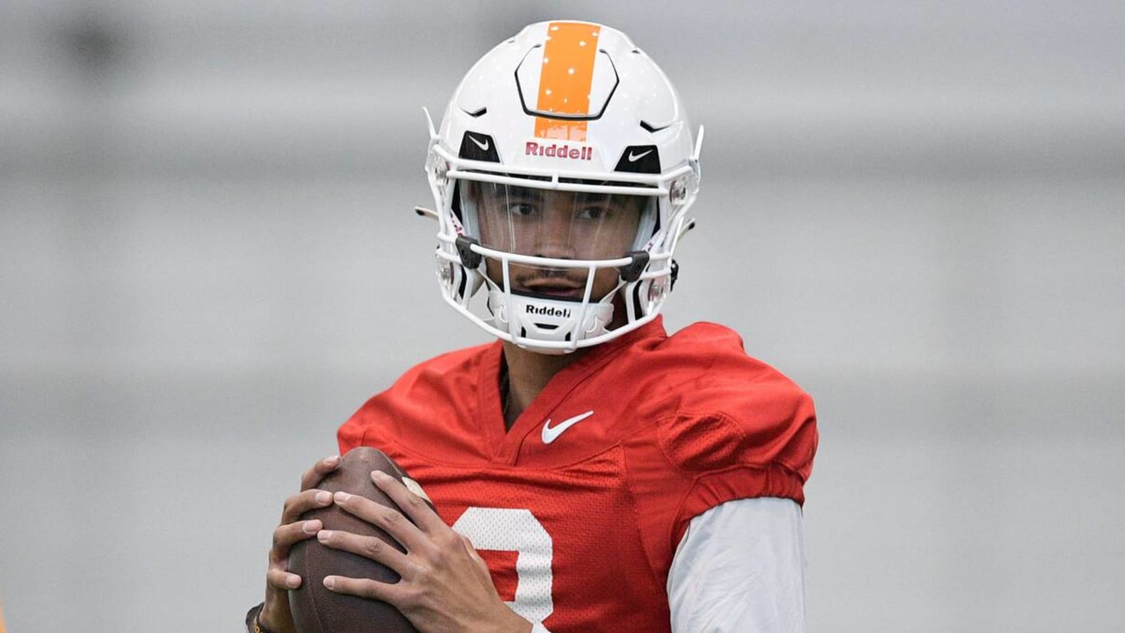 Touted Tennessee freshman QB compared to 'beautiful ribeye'