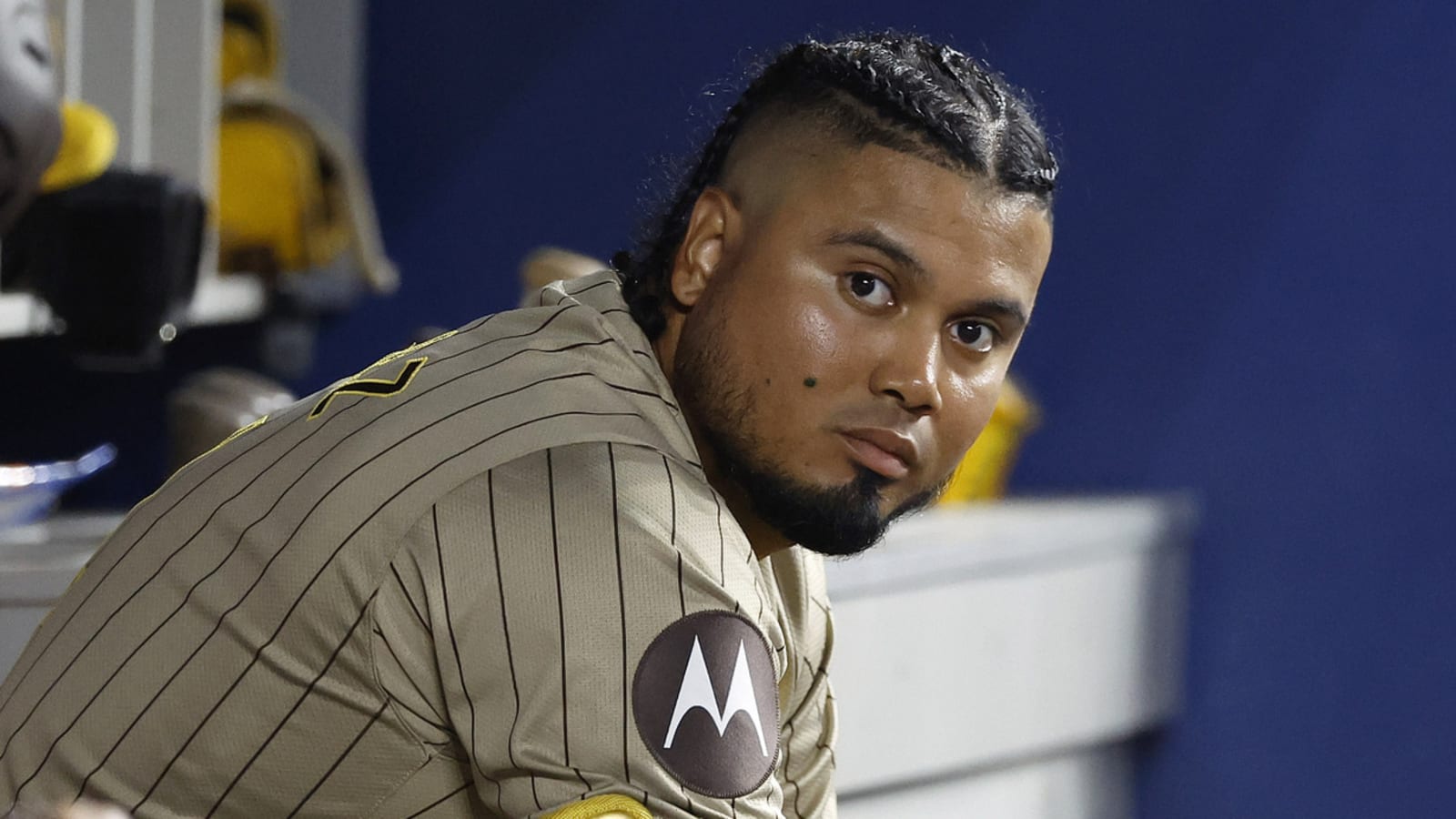 Padres All-Star playing through torn thumb ligament