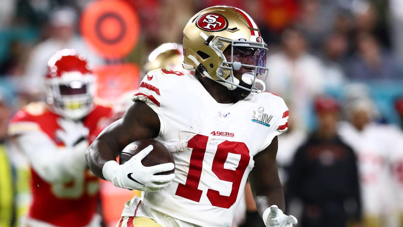 49ers WR Deebo Samuel out '10 weeks' with broken foot 