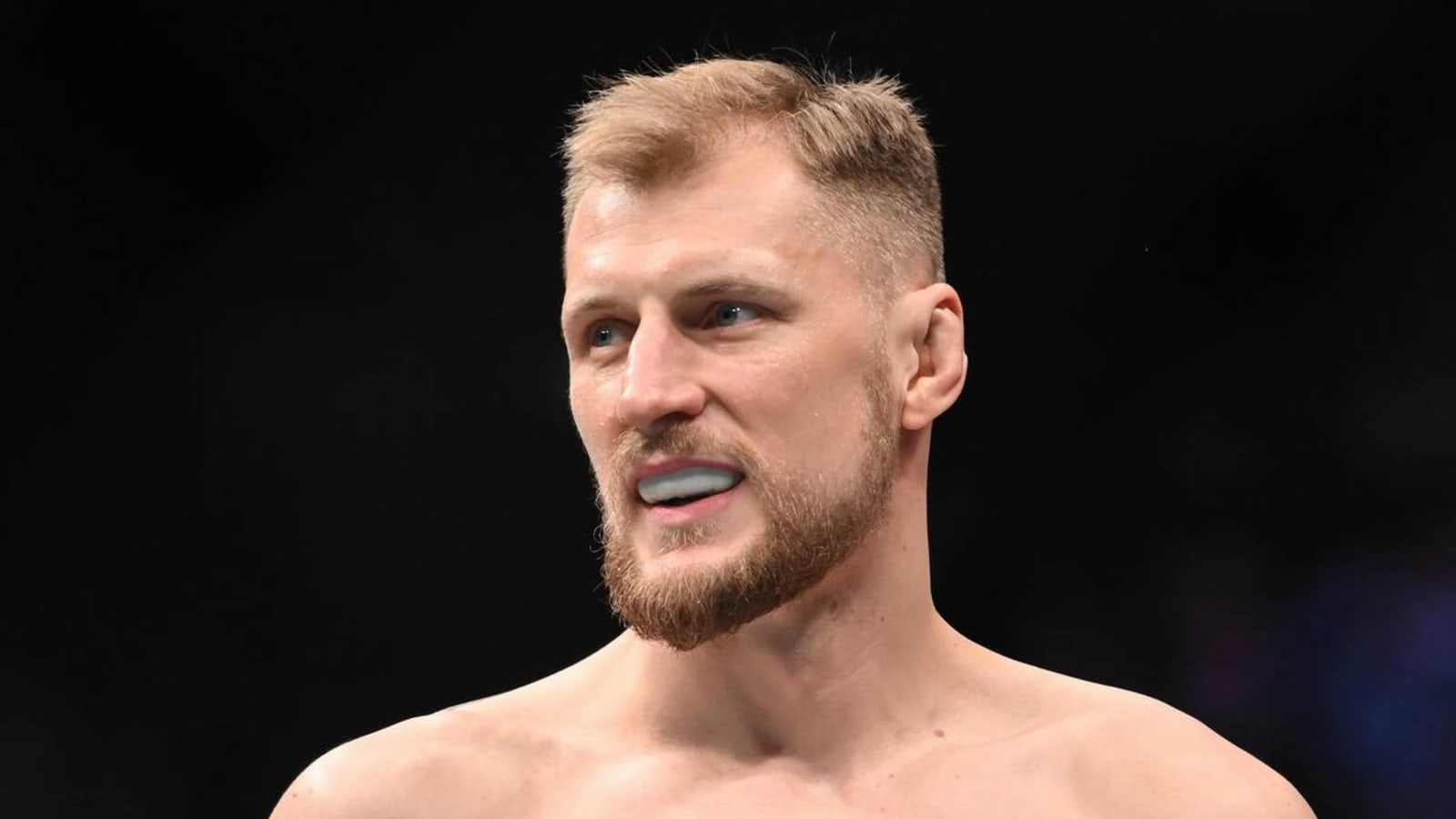 Volkov stops Rozenstruik in UFC Fight Night 207 headliner