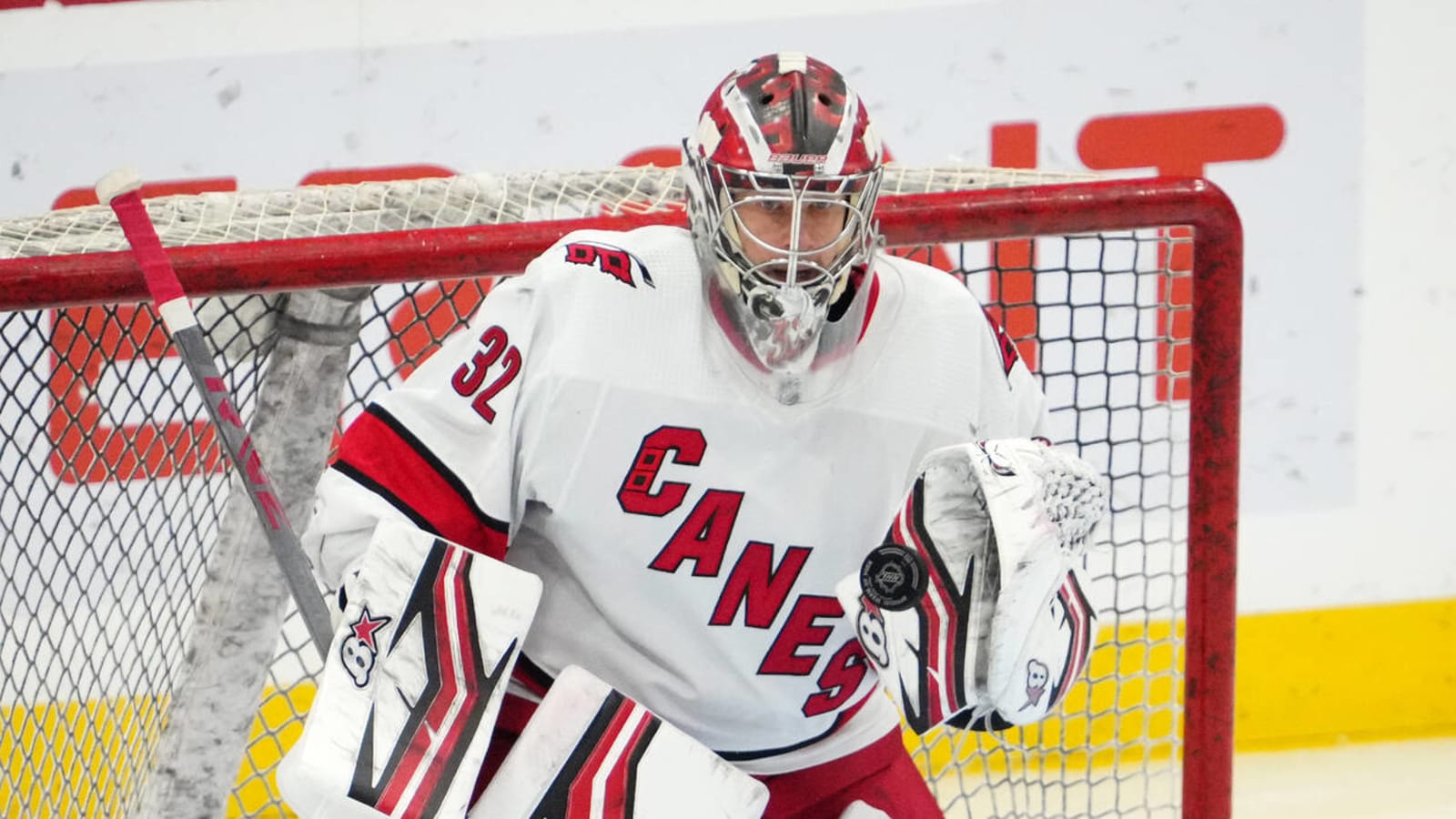 Carolina Hurricanes call up goaltender Antti Raanta from AHL