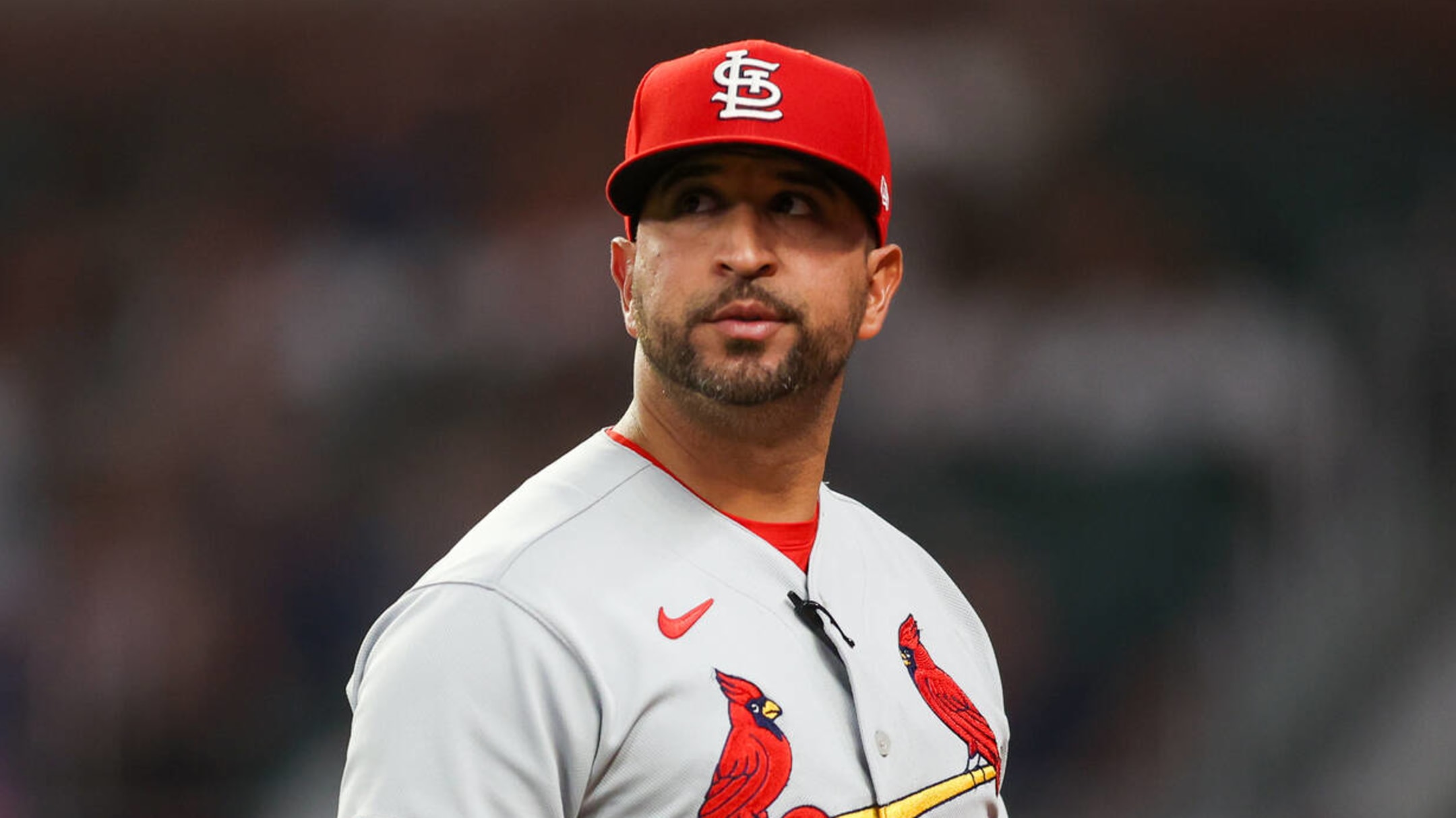 Young Cardinals coach gets veteran help in the clubhouse