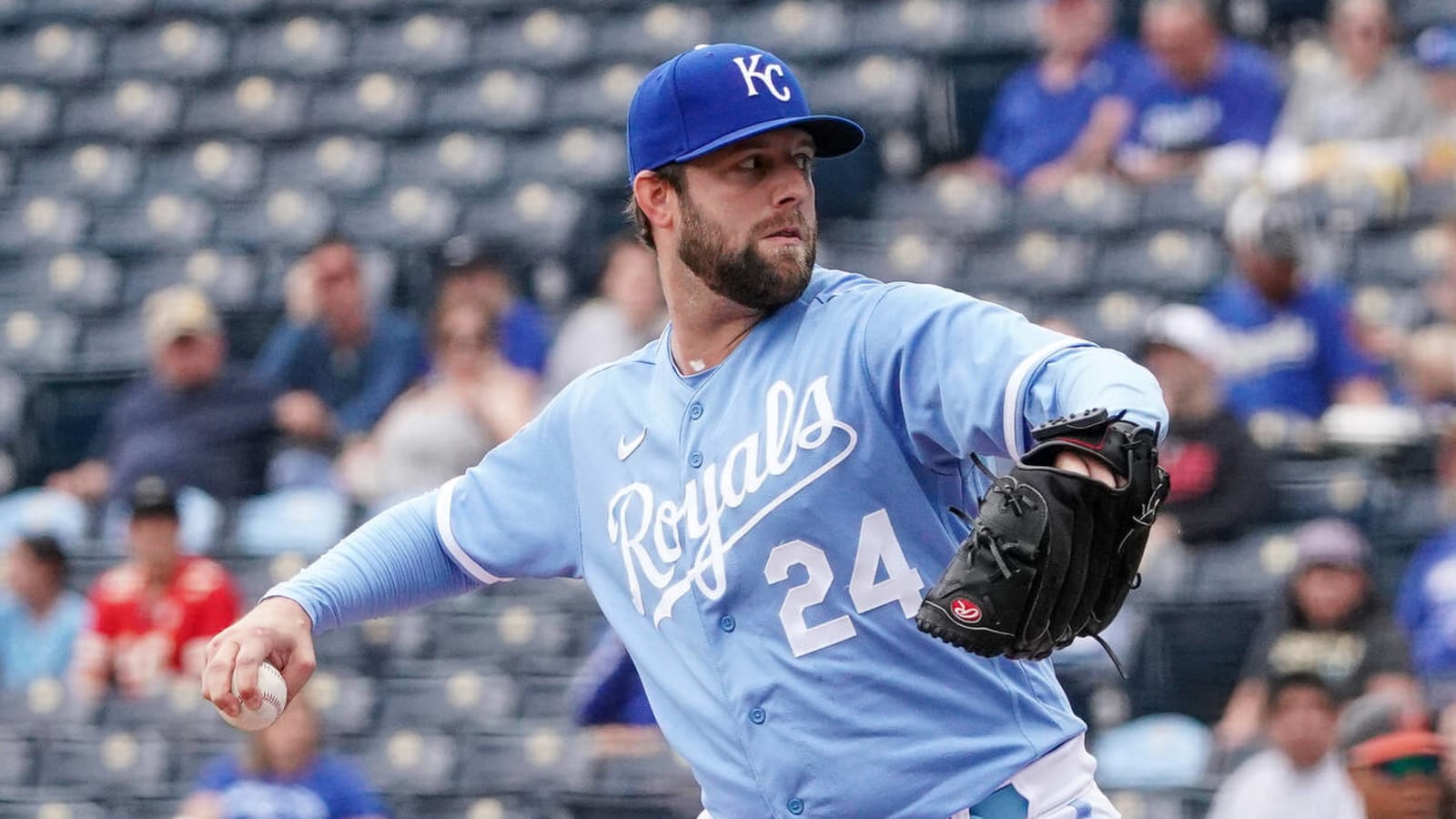 Jordan Lyles goes nine innings in a 4-2 loss to the White Sox 