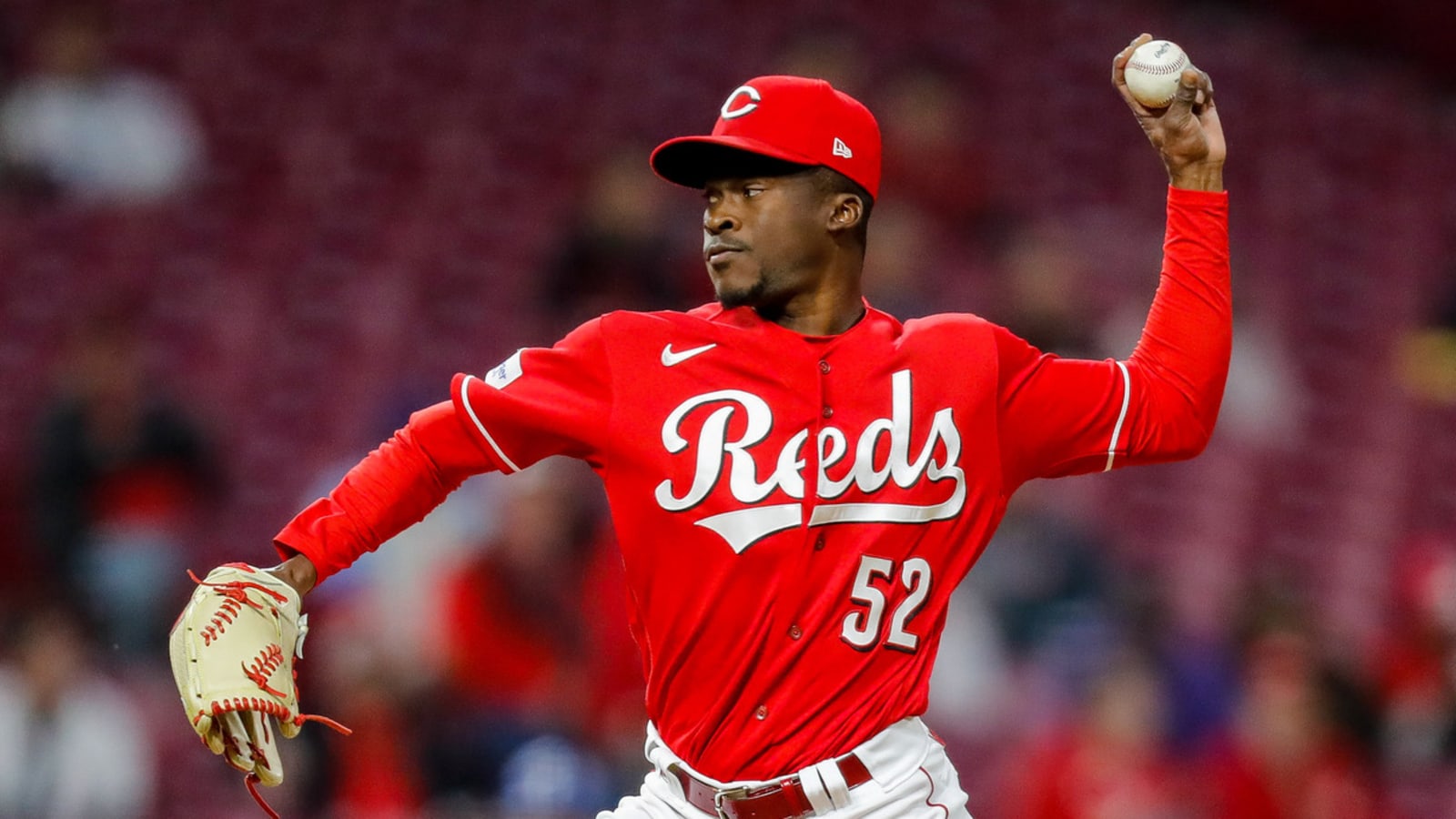 Reds Re-Sign Reiver Sanmartin To Minors Contract