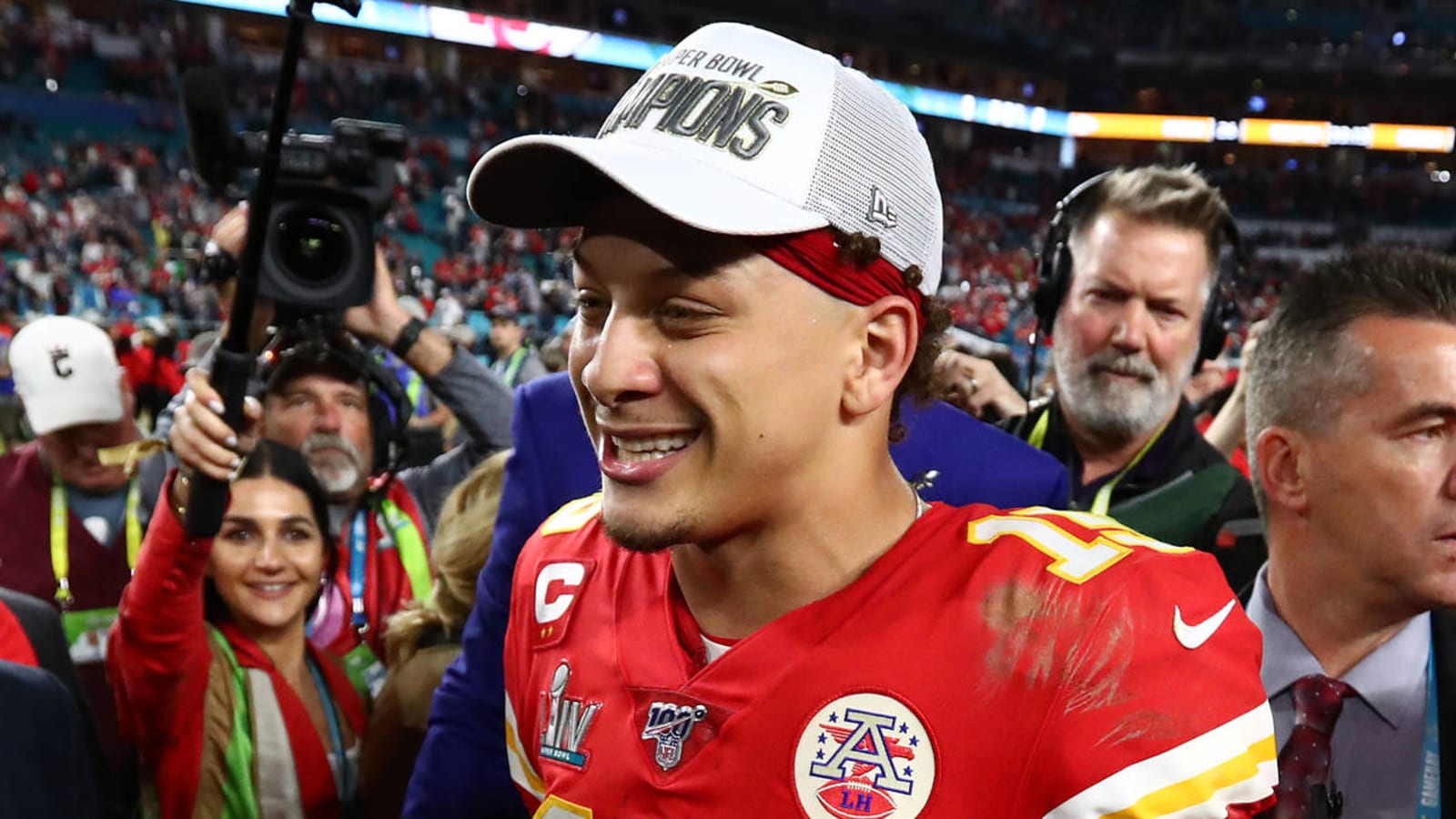 NFL world reacts to Patrick Mahomes’ massive contract extension