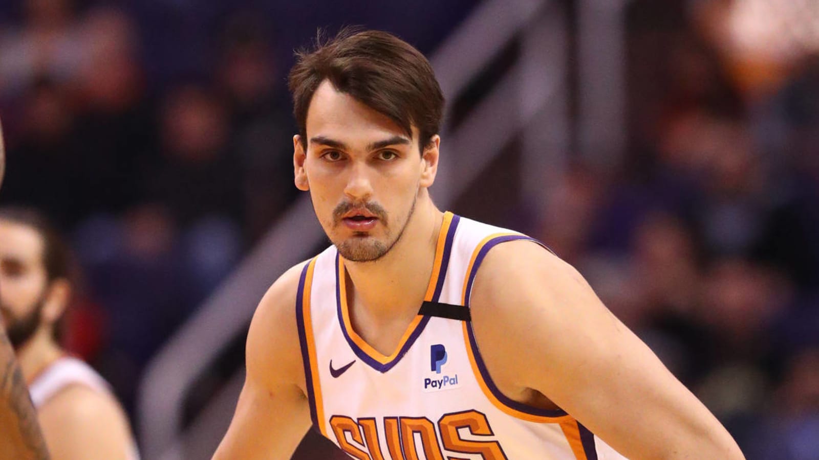 Suns re-sign Dario Saric to three-year deal