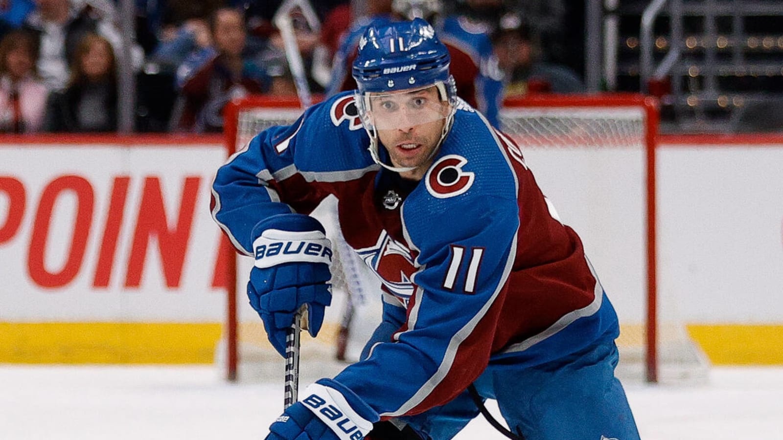 Veteran center re-signs with Avalanche