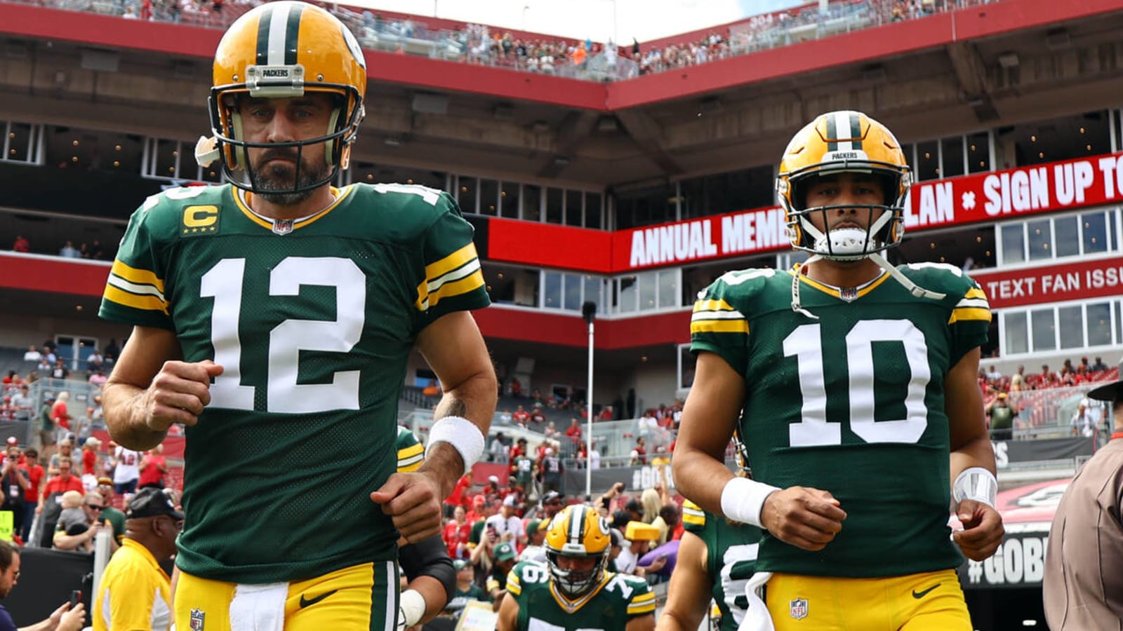 Why the Packers should consider benching Rodgers, starting Love