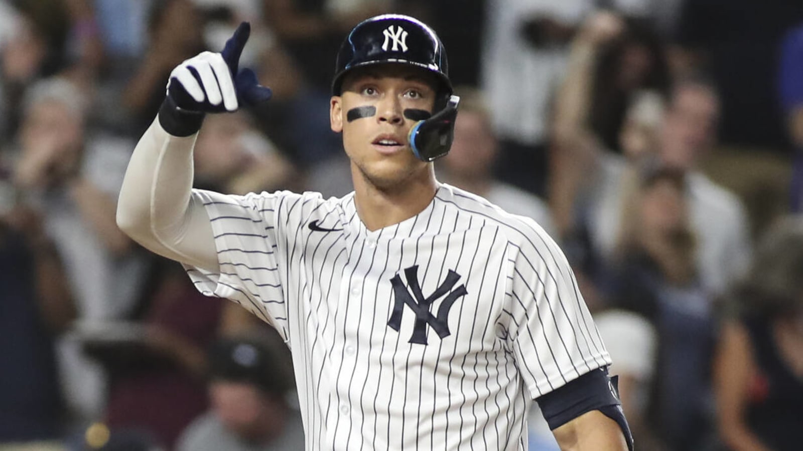 Aaron Judge responds to fan upset about his possible departure