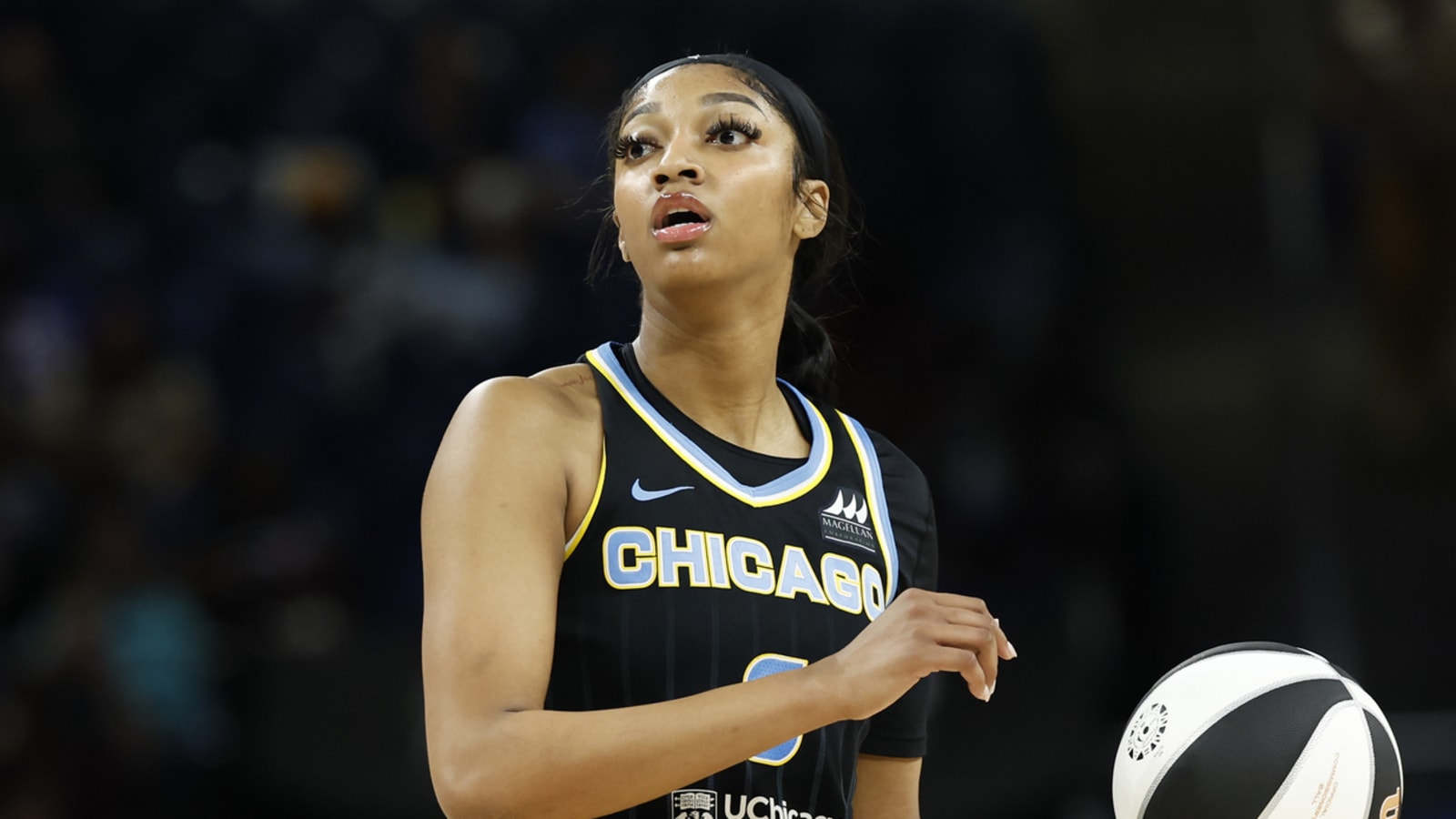 Angel Reese sets WNBA record in Sky's blowout win over Wings
