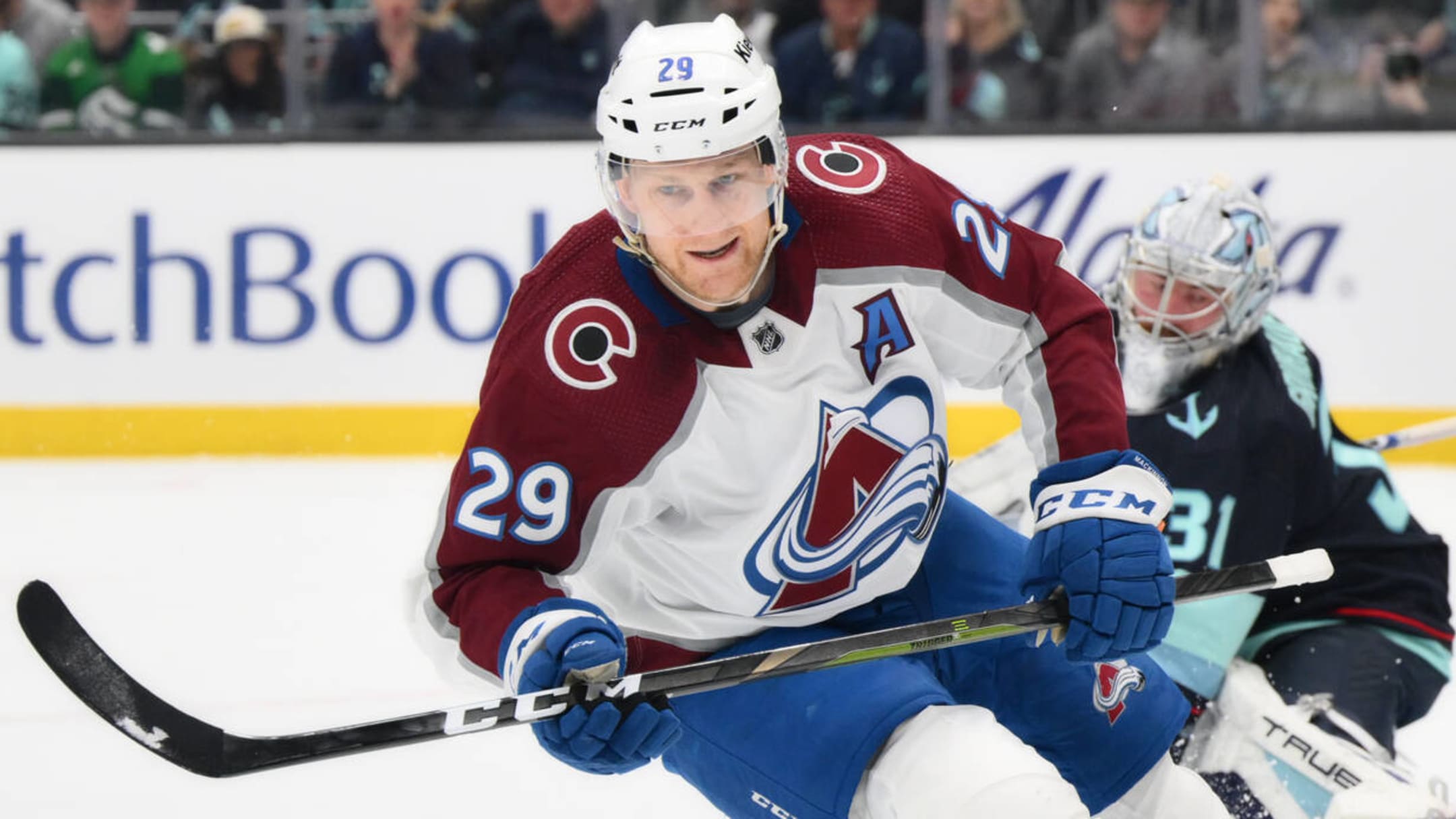 Andre Burakovsky's goal helps Colorado Avalanche sink Boston Bruins 