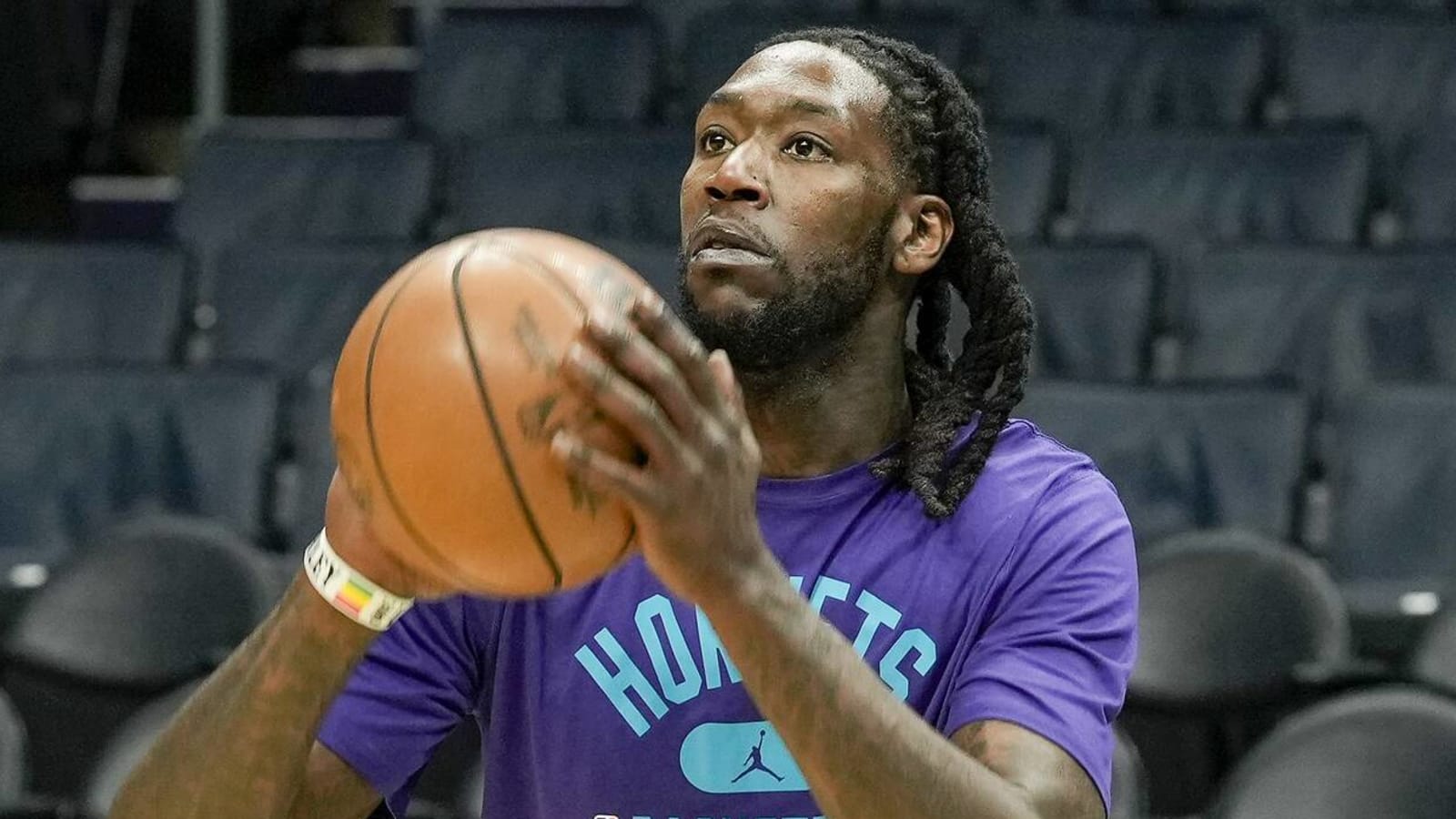 Montrezl Harrell chats with cops about NBA during stop