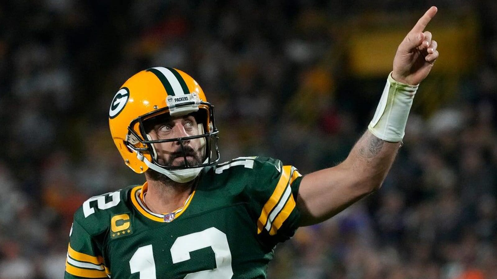 Owner hints Jets will wait for Aaron Rodgers over Lamar