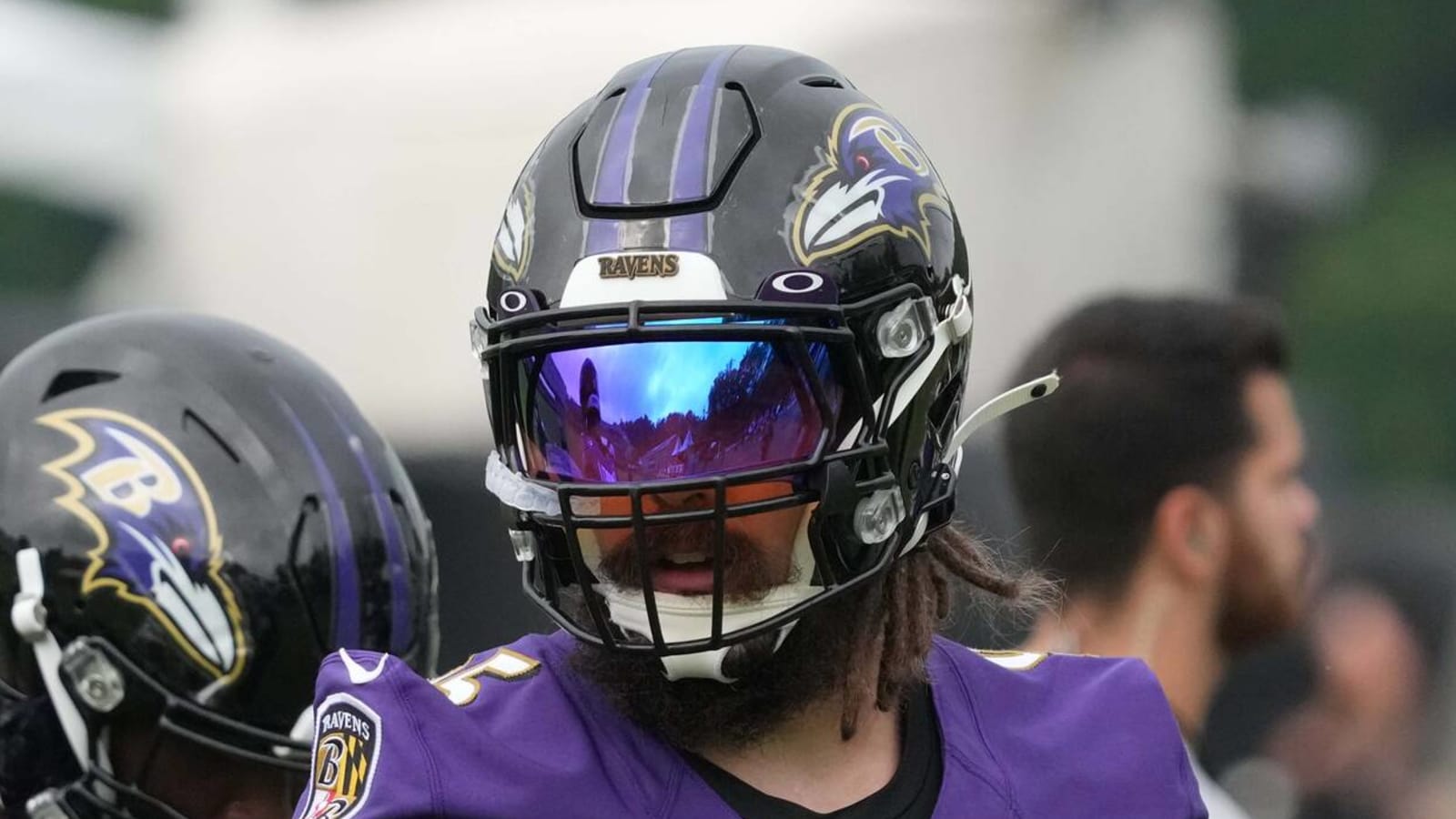 Ravens' Derek Wolfe undergoes another hip surgery