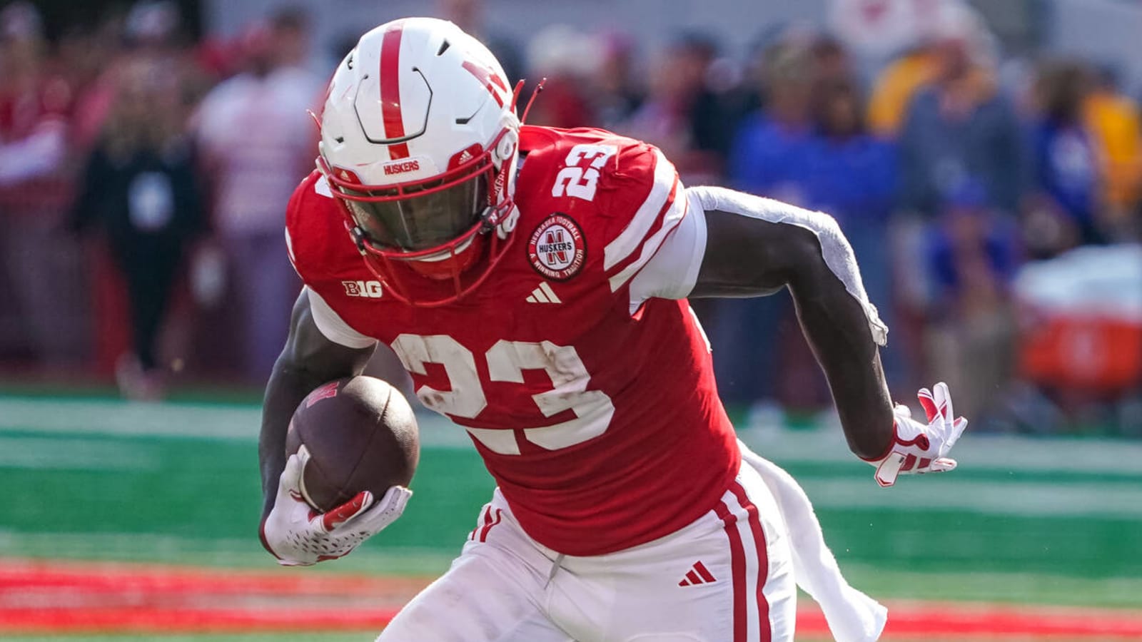 Watch: Nebraska recovers unintentional onside kick, scores 14 points over three-play span vs. Illinois