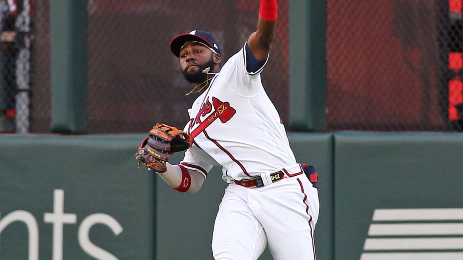 Watch: Unbelievable play gets Braves out of trouble