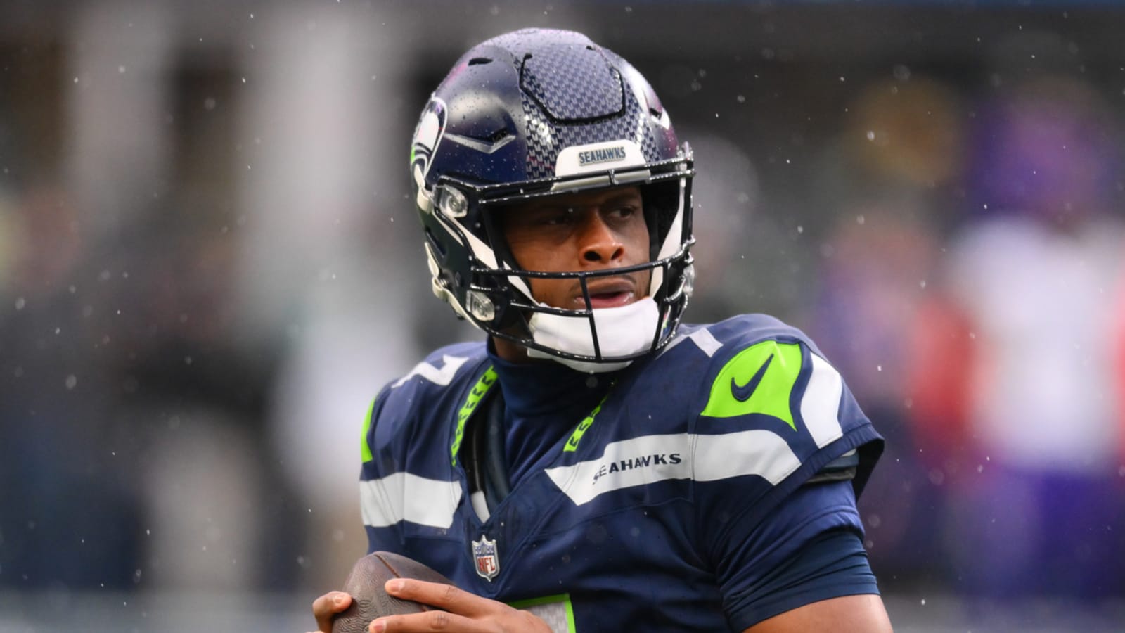 Raiders to extend QB Geno Smith