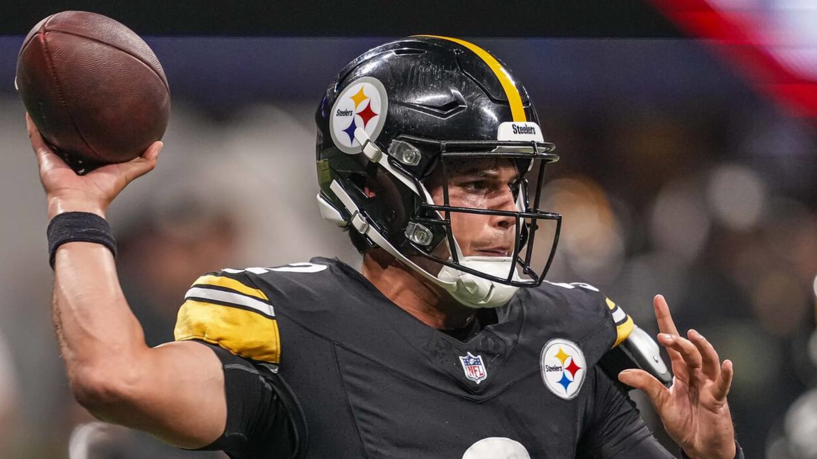 Steelers name starting quarterback for Week 16 Yardbarker