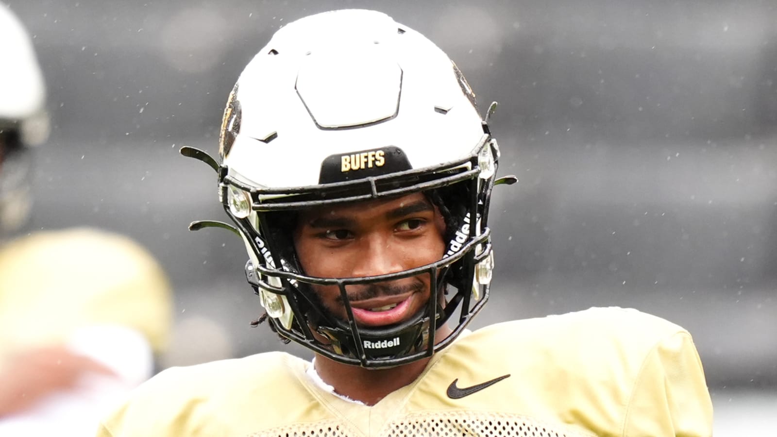 10 college football players with famous ex-NFL fathers