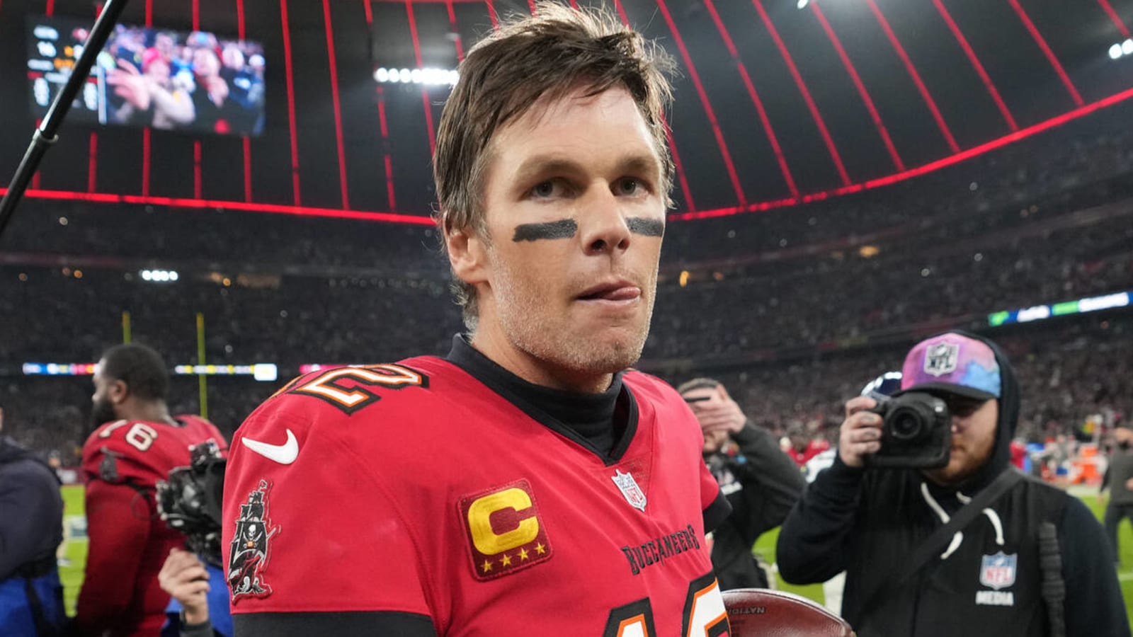 NFL insider floats idea of Tom Brady returning to Patriots