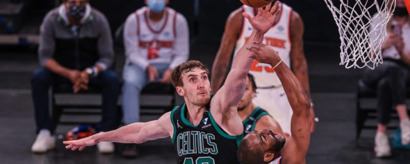 Celtics officially sign Luke Kornet, Chris Clemons