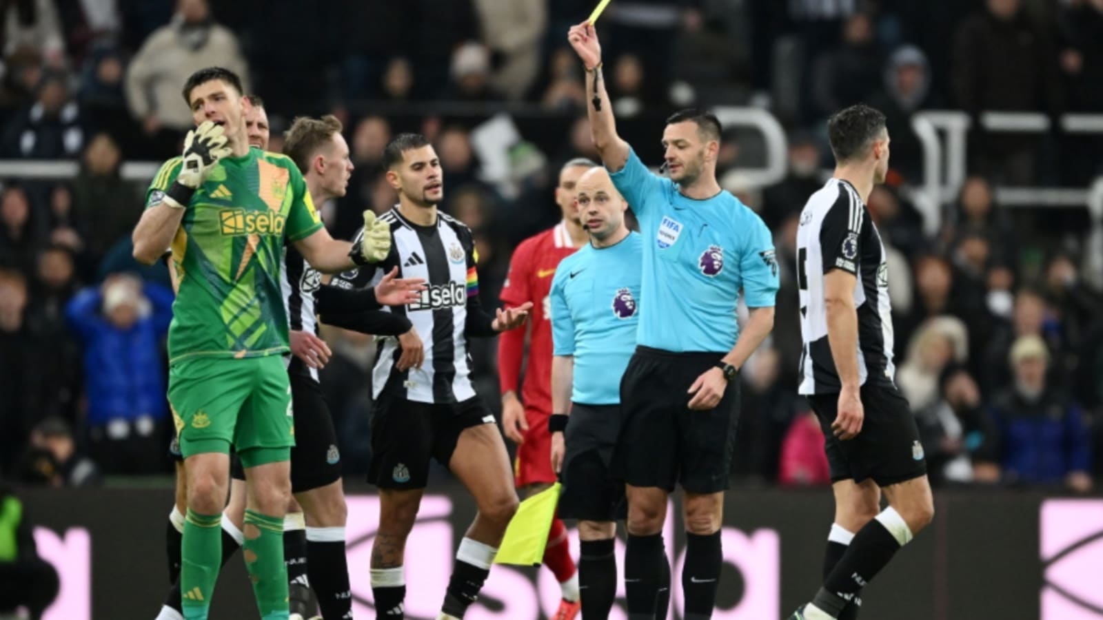 'There’s this…' – Gary Lineker queries two refereeing calls in Liverpool’s draw at Newcastle
